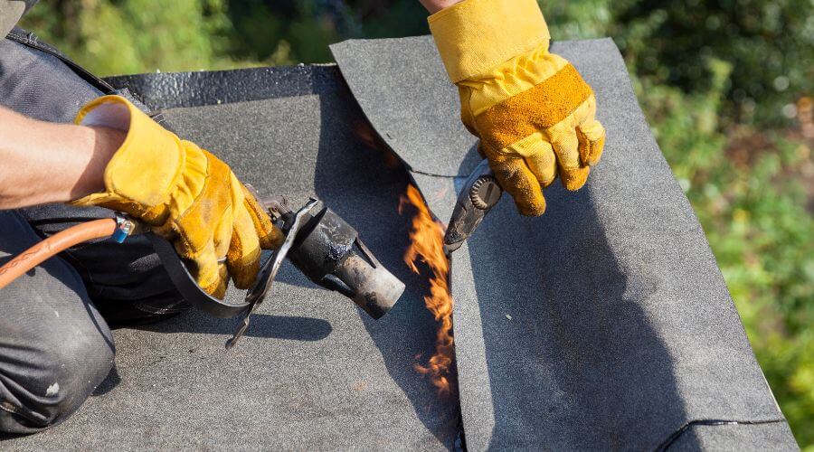 Professional gutter cleaning in Wildwood, FL